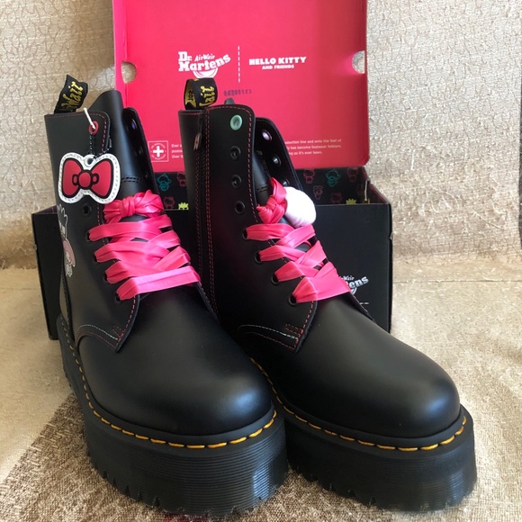 NEW Dr. Martens Hello Kitty & Friends Jadon Platform - Picture 3 of 9